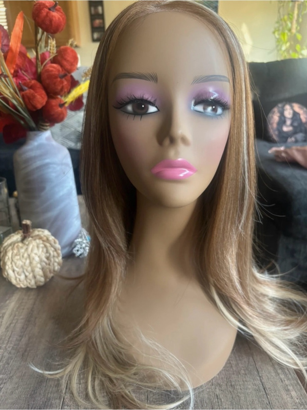 Brown to Blonde Ombre Straight Wig โ Sleek Everyday Style